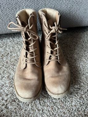 Cliffs by WHITE MOUNTAIN Tan Suede Lace-Up Ankle Boots